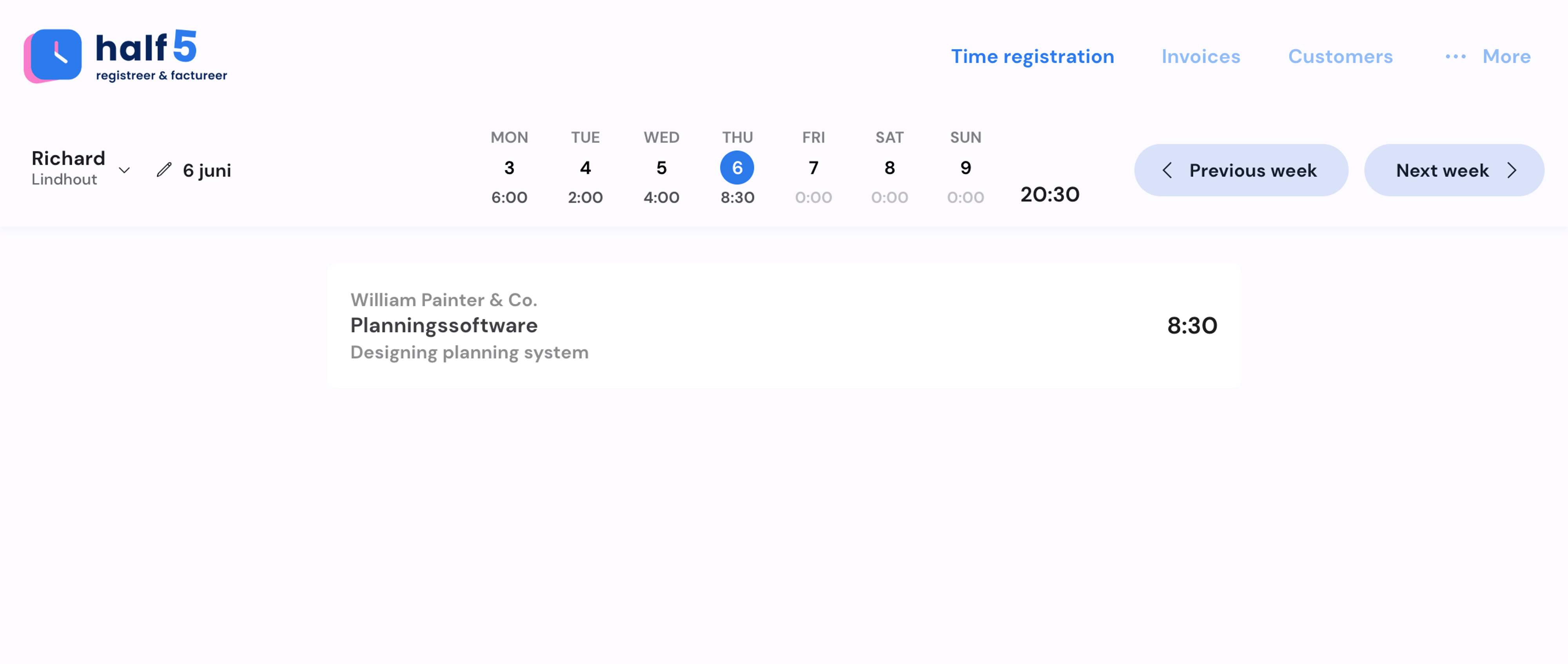 Overview of registered hours on desktop